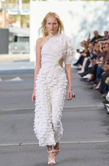 Photo source: instagram (@chloe)