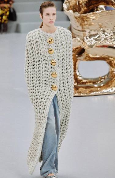 Photo source: instagram (@loewe)