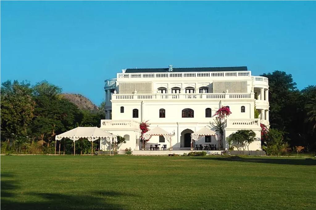 KATHIWADA RAAJ MAHAL, MADHYA PRADESH