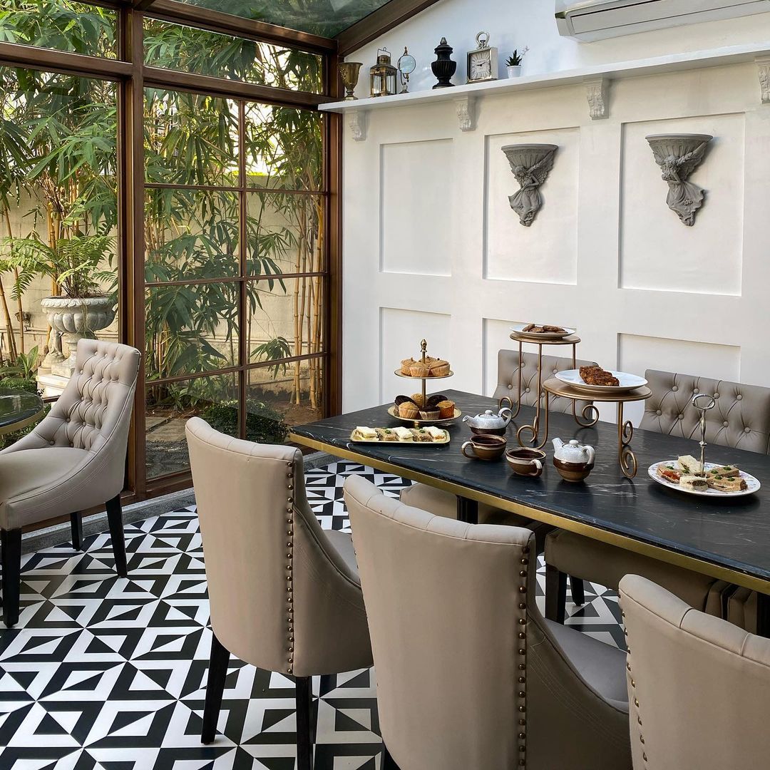 downsterling/ Instagram