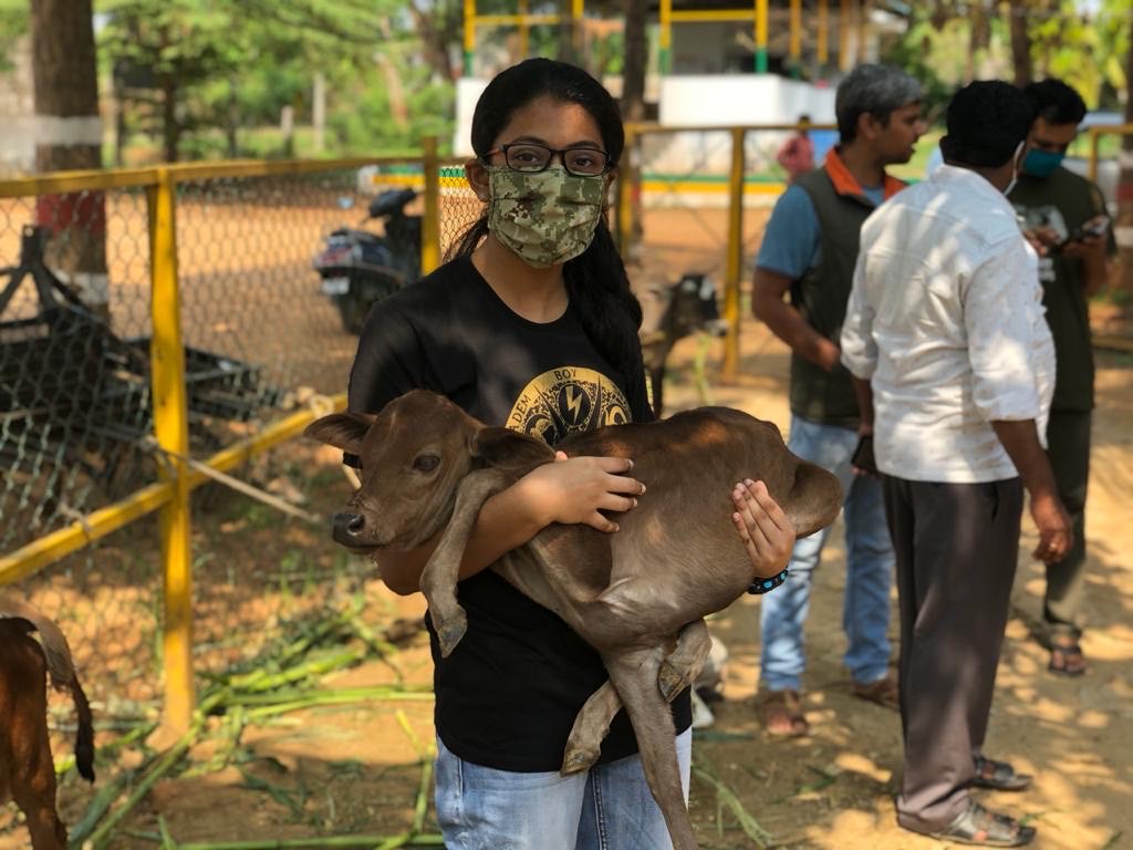 How 2 teenager sisters are making an impact during the pandemic