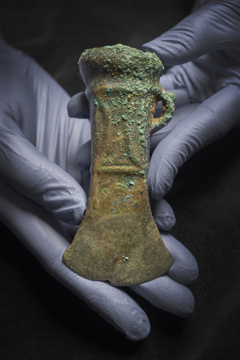 A Bronze Age axe head from the Havering Hoard 2 (c) Museum of London