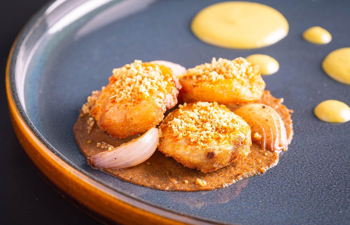 Aragma Food Studio - Taro root, fresh turmeric sauce served with sourdough poee