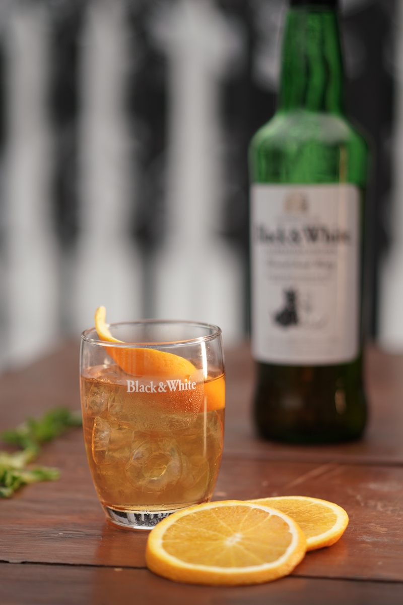  Black & White Sour