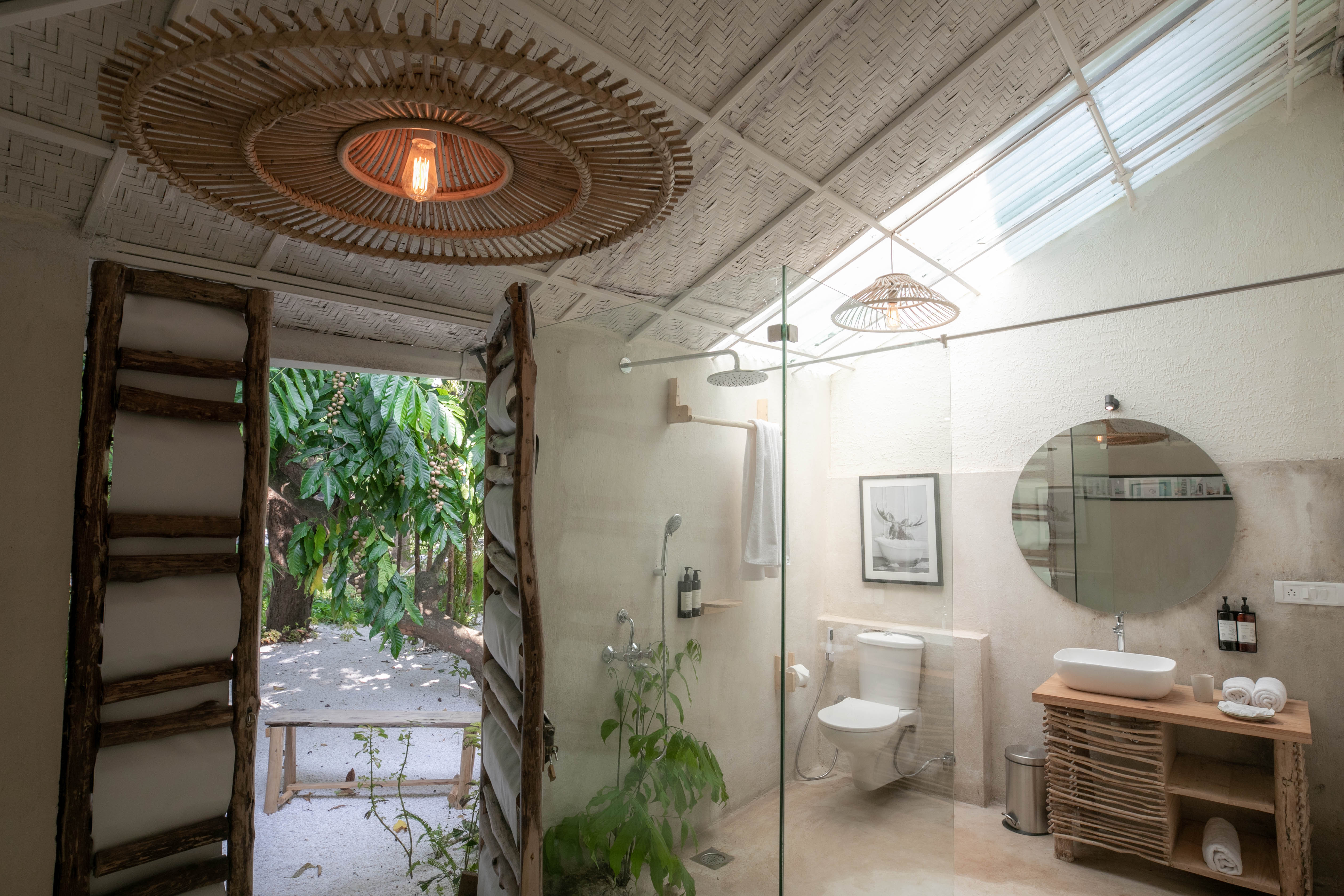 Circle, Goa by Spiro Spero