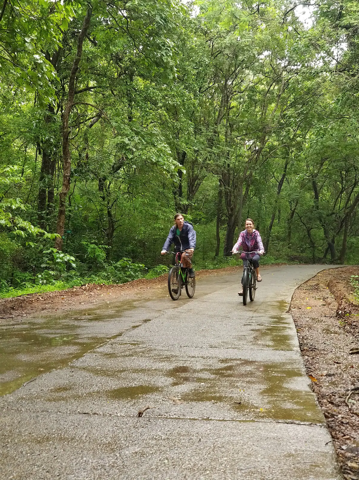  Cycle to the 2000 Yrs Old Buddhist Caves