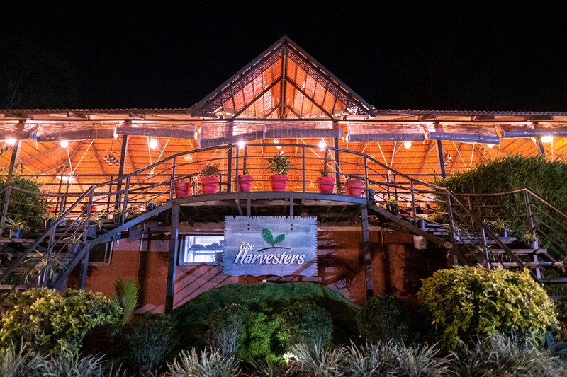 Dine at The Harvesters (Source: Daniel D'Souza/Airbnb)