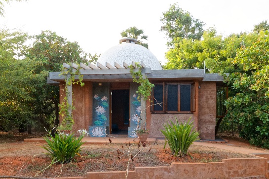 Lotus Studio in Skandavan's garden, Edayanchavadi (Auroville, Tamil Nadu)