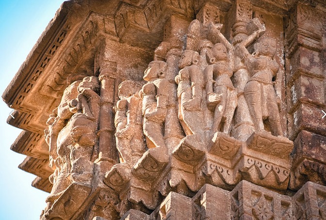  Temple frieze