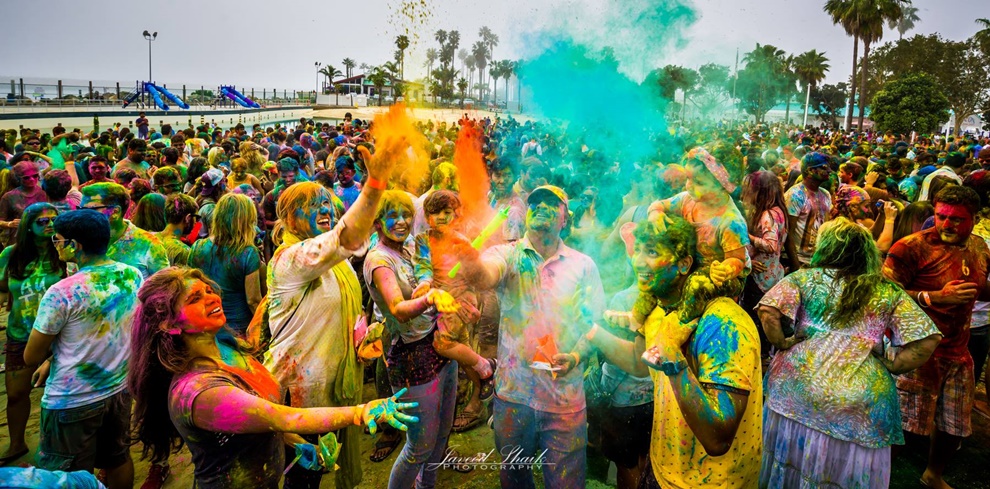 Holi on the Beach 2017, Source - Javeed Shaik Photography