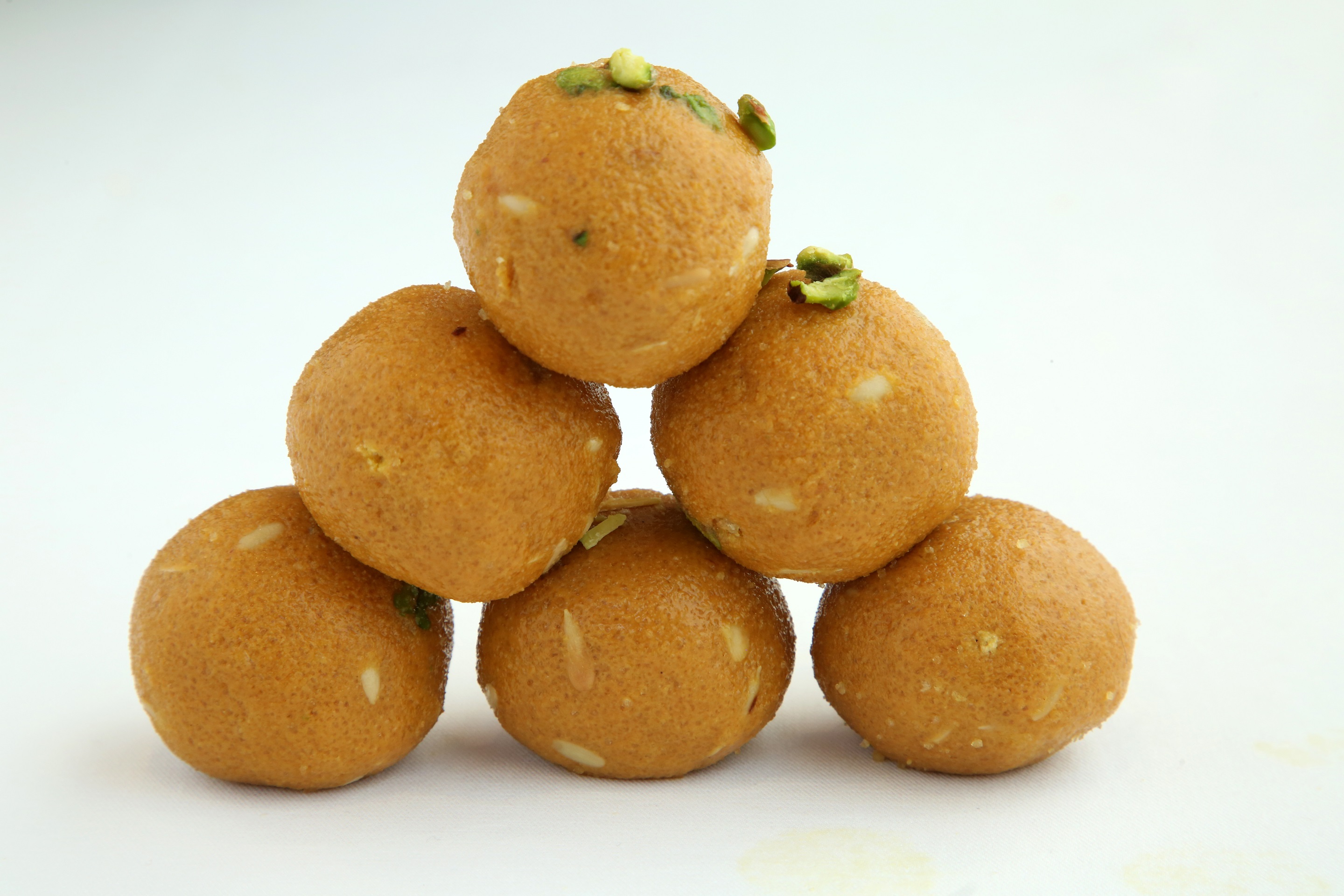 Laddoo choor besan