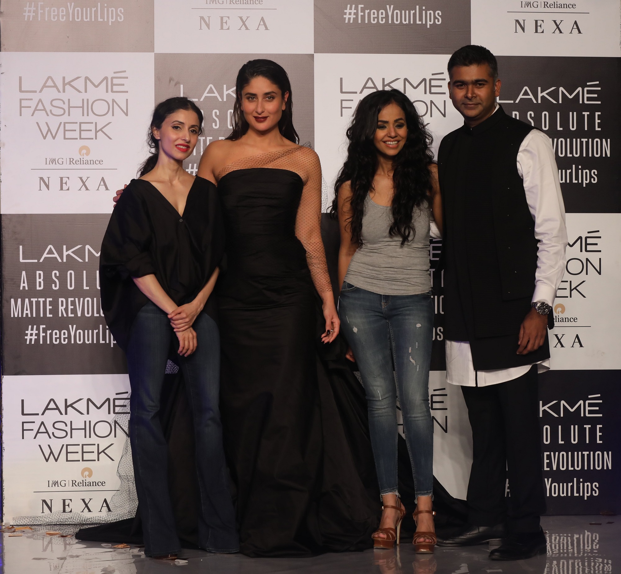 Lakme Absolute Grand Finale Designers, Gauri & Nainika, Lakme Brand Ambassador, Kareena Kapoor Khan and Ashwath Swaminathan, Head of Innovations, Lakme