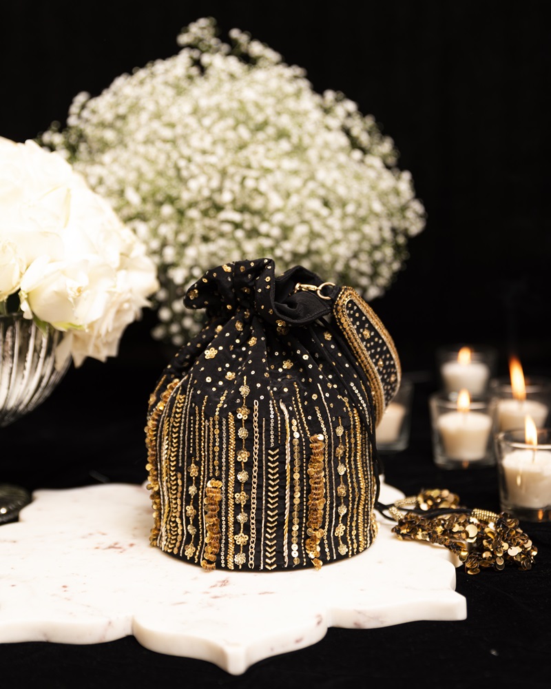  NEEDLEDUST launches NEEDLEDUST Purses