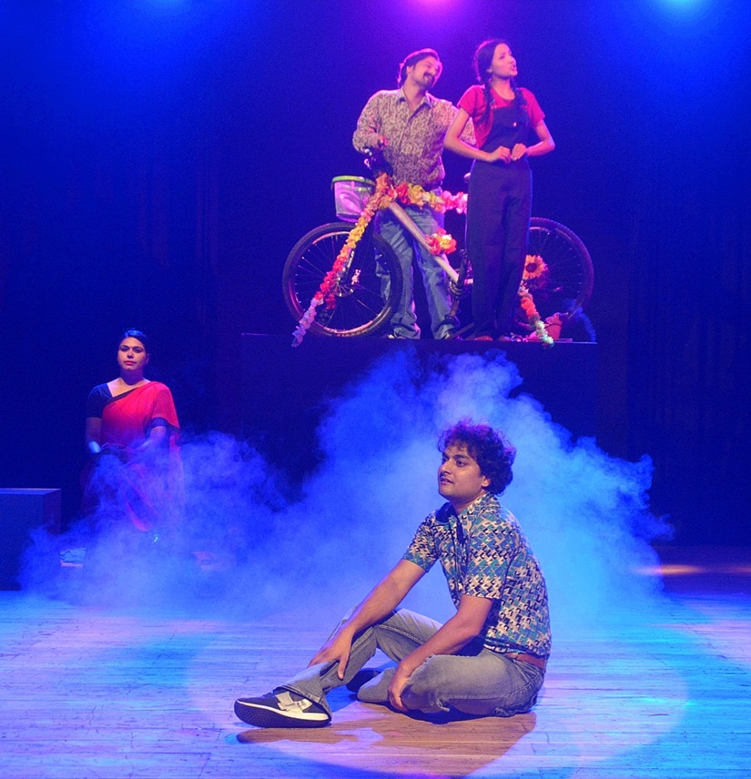 Sahitya Kala Parishad, Delhi will organise the Bharatendu Natya Utsav from December 9 to 14. The festival will be held at Kamani Auditorium, Mandi House until December 12 and the last two days will be organized at LTG Auditorium, Copernicus Marg. The six-day long theatre festival, which is being held for the past three decades aims to showcase new and innovative trends in performing arts.