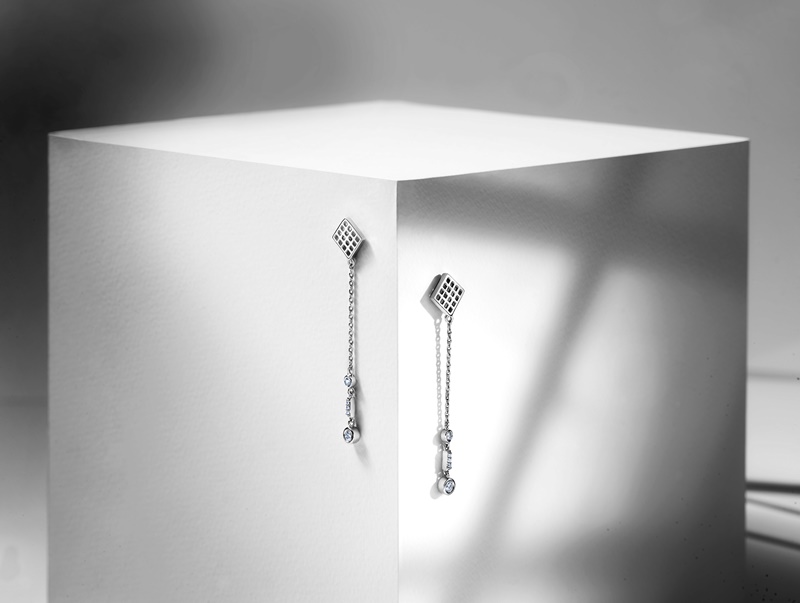 Platinum Meshed Window Earrings 