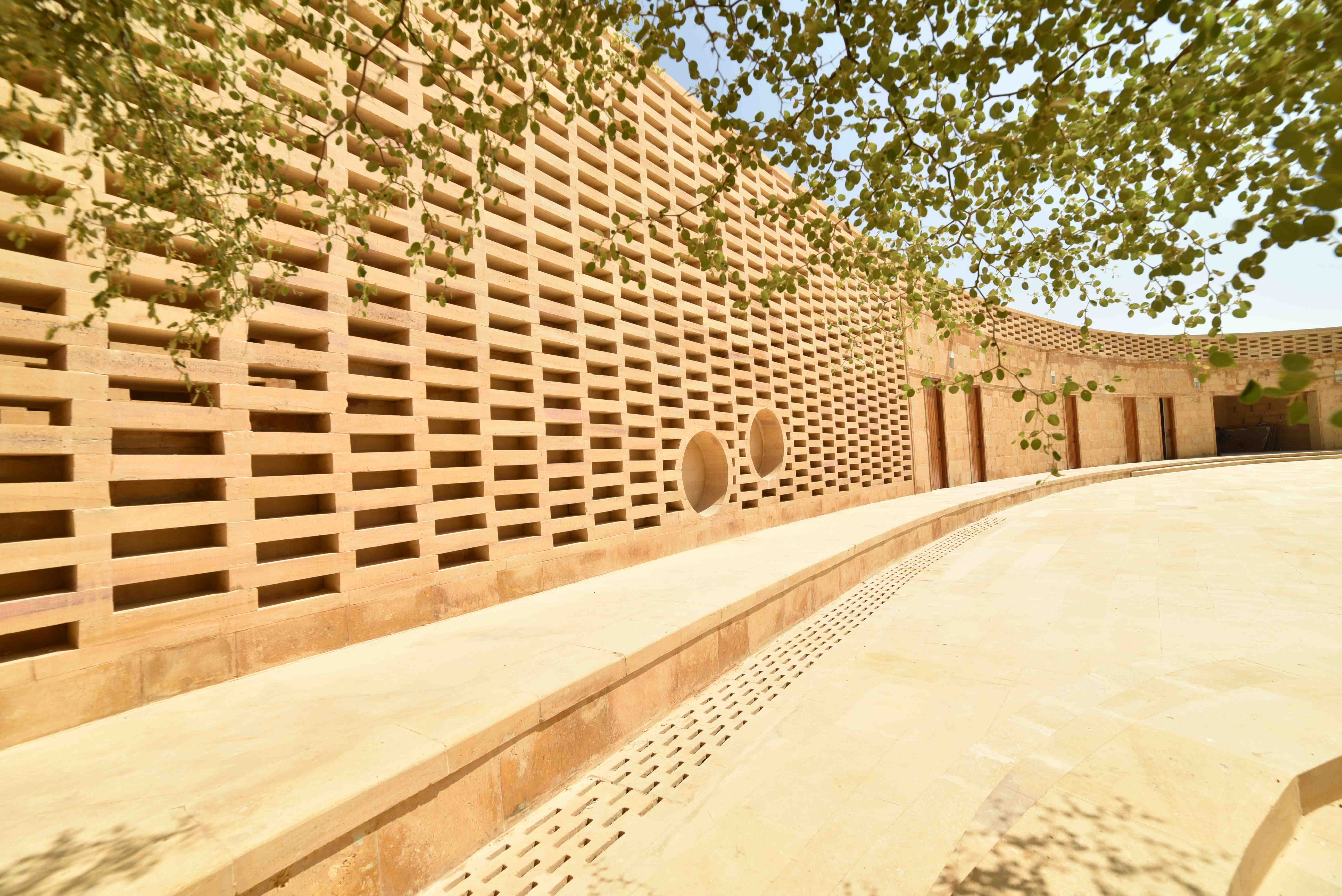 Rajkumari Ratnavati Girls' School 