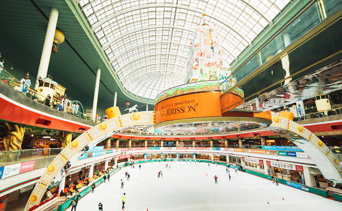 Scenery of Lotte World Indoor Ice Skating Rin