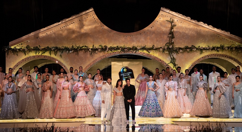 Showstoppers Kartik Aaryan and Kareena Kapoor Khan at Blenders Pride Fashion Tour Hyderabad 2019-20