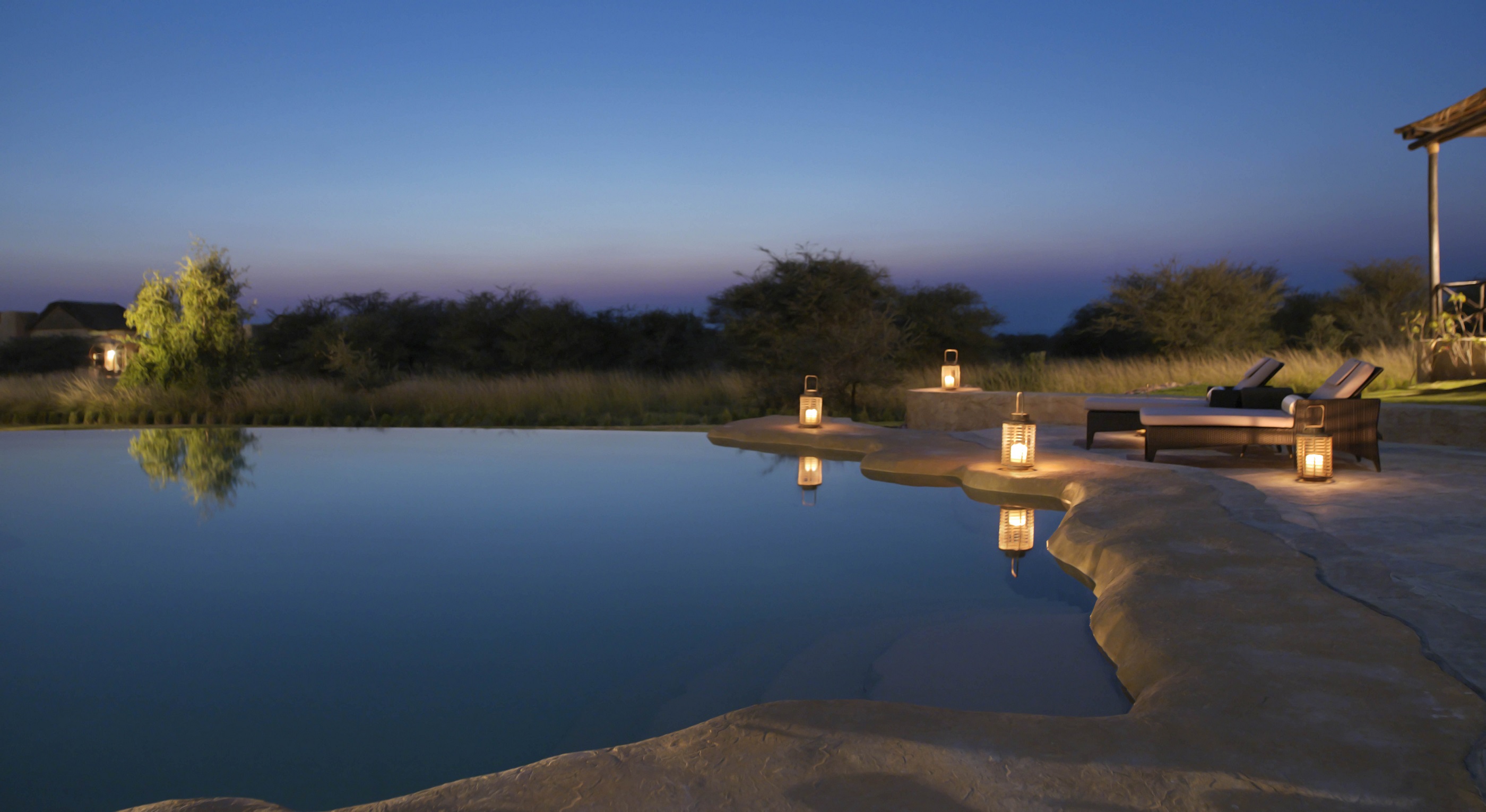 Sir Bani Yas Island, Anantara Al Sahel Villa Resort, Night Pool