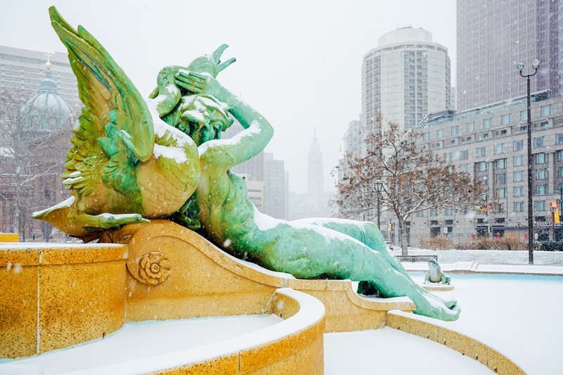 Swann Fountain Snow photo credit Kyle Huff for PHLCVB-10