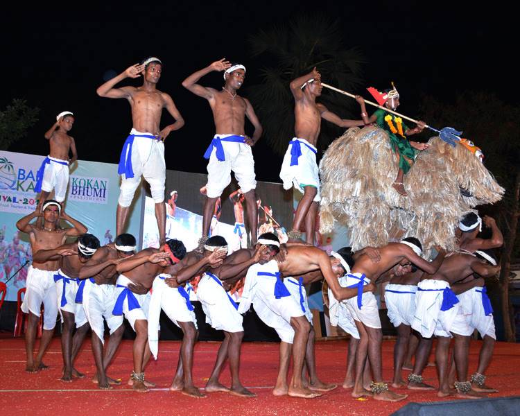Tarpa Dance at Globak Kokan.jpg 