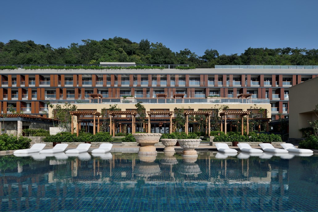  Love is in the Mountains: The Westin Resort & Spa, Himalayas 
