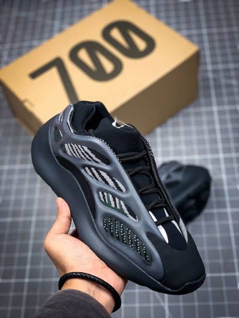 Yeezy 700 Alvah