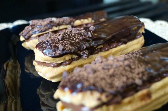 Dark chocolate & whisky eclair, Country of Origin 