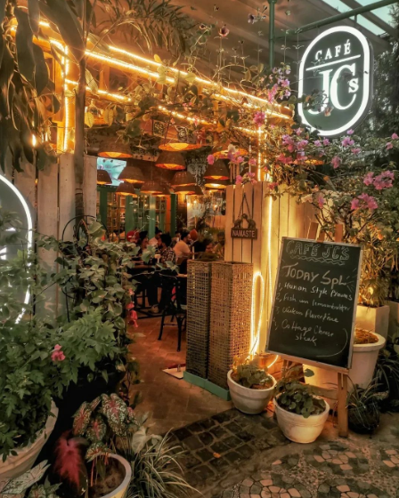 reenuuu and cafejcs/ Instagram