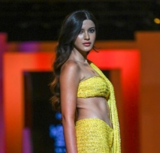 Shanaya Kapoor’s Soft Waves