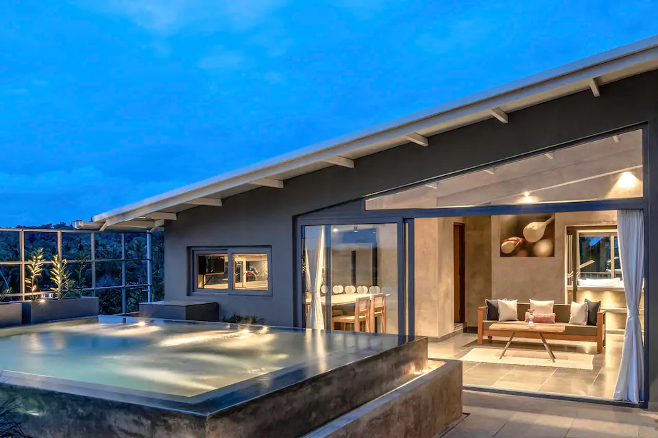 Airbnb Penthouse, Goa