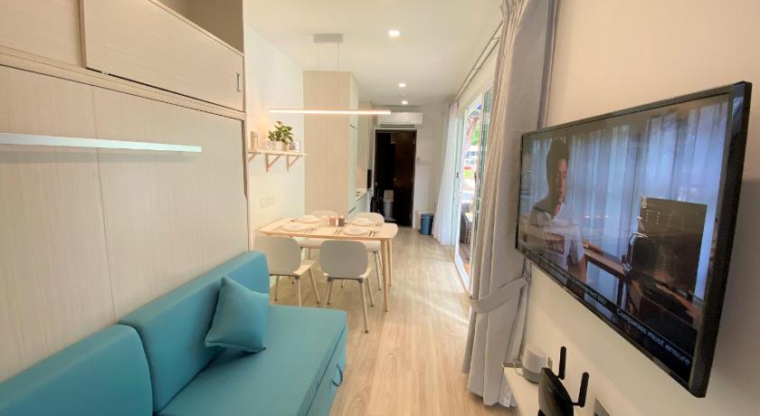 Singapore: Shipping Container Hotel @ Haw Par Villa​​​​​​​   