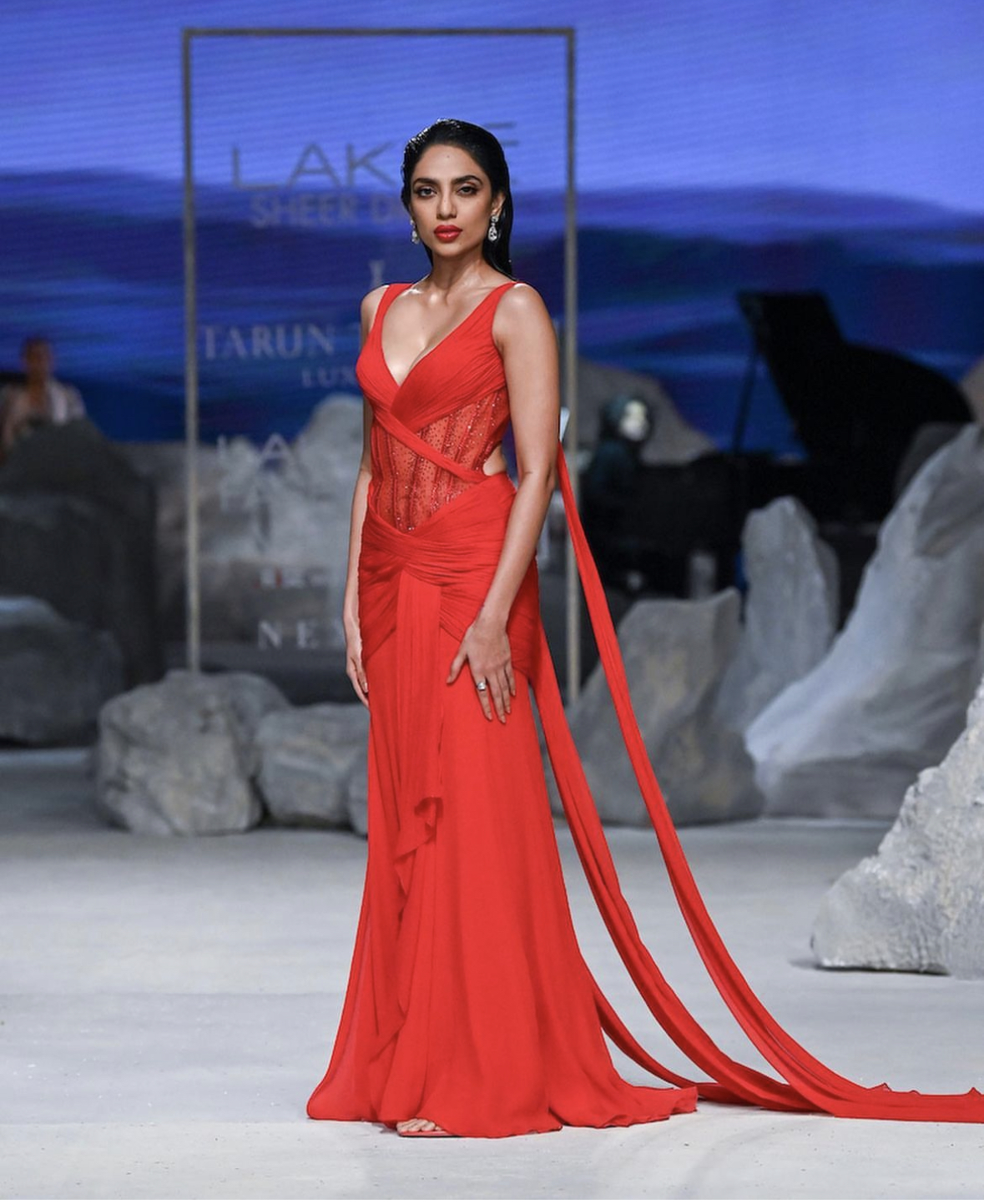 Actress Sobhita Dhulipala closed the show for veteran designer Tarun Tahiliani