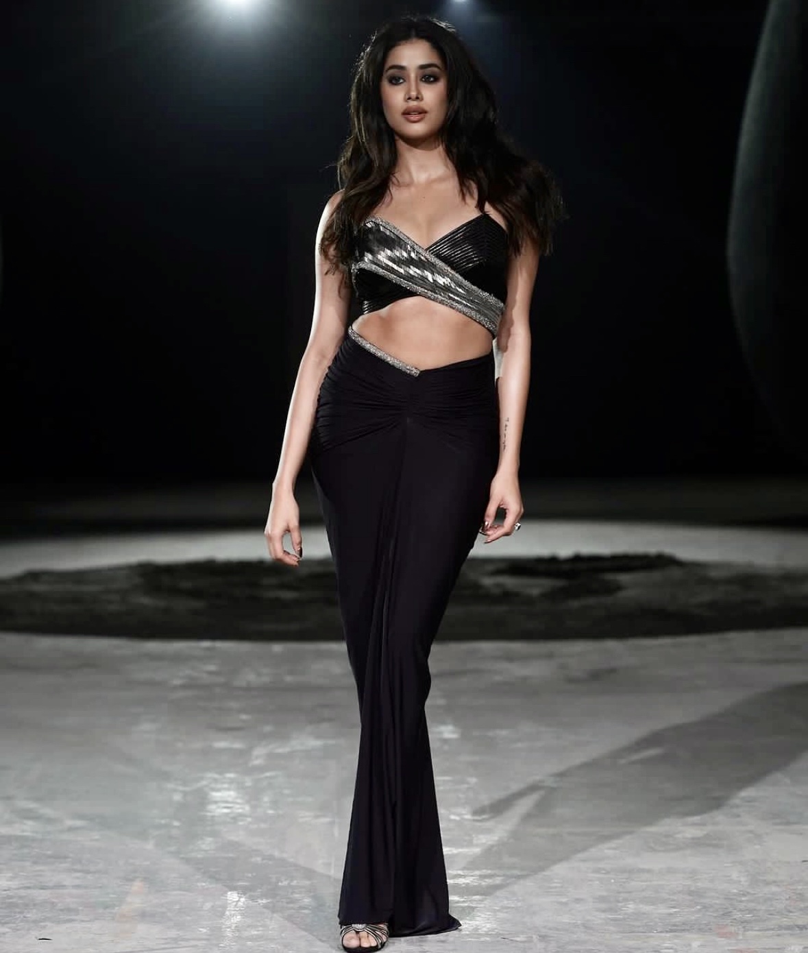 Janhvi Kapoor walked for designer Amit Aggarwal.