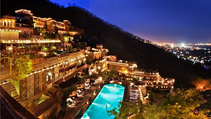 Neemrana Fort Palace, Neemrana