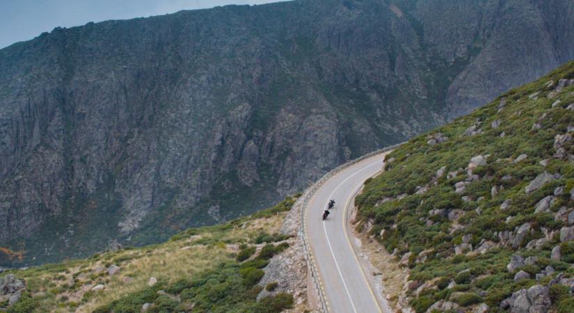 Bollywood action stars Hrithik Roshan and Tiger Shroff have shot a "dangerous" 