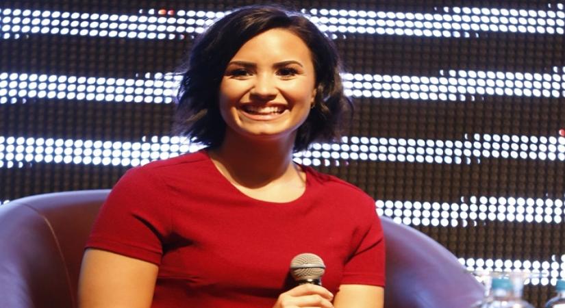 Singer Demi Lovato