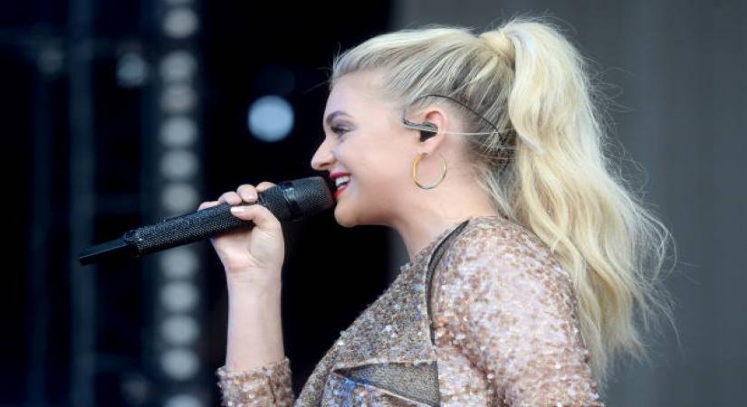 Singer Kelsea Ballerini