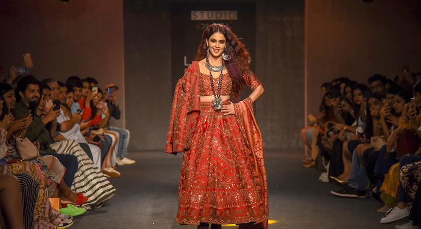 Genelia Deshmukh for Saroj Jalan at LFW WF 2019