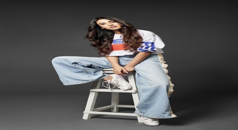 Actress Sonal Chauhan says web world and films are going through a transition period which is really good. She sees this as an opportunity for actors as they have a lot more to do now.