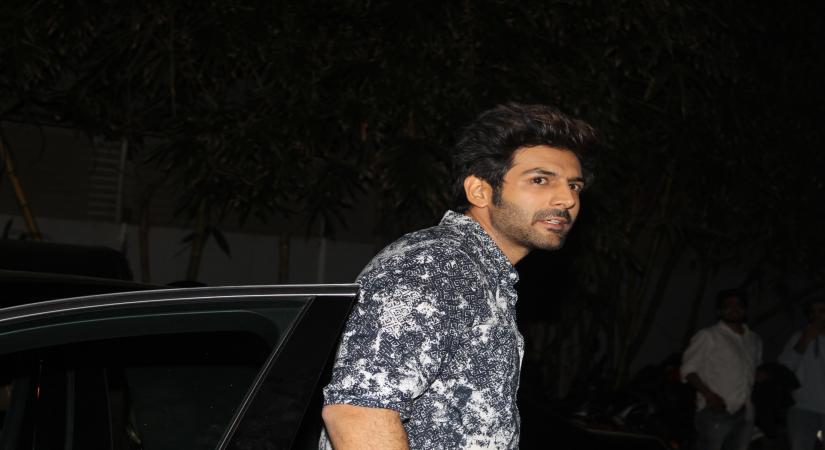 Mumbai: Actor Kartik Aaryan seen at a Sun N Sand in Mumbai's Juhu, on Oct 1, 2019. (Photo: IANS)