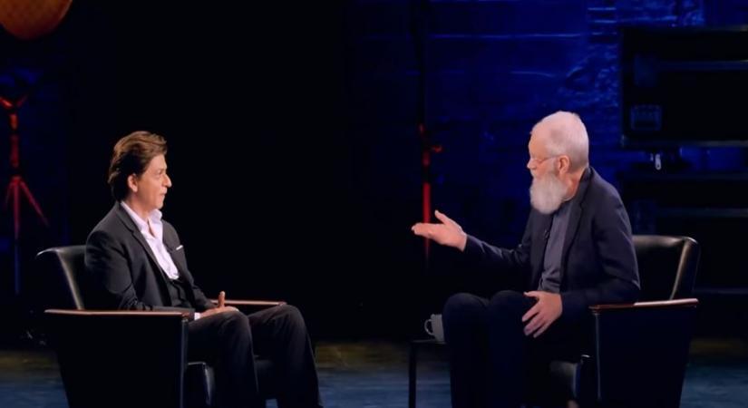 Shah Rukh Khan's fans across the globe have fallen in love with the superstar all over again after watching his latest interview with television host David Letterman on Netflix, which is currently viral. Fans of King Khan took to Twitter to express their love for the superstar after watching the interview and they just can't stop gushing about it.