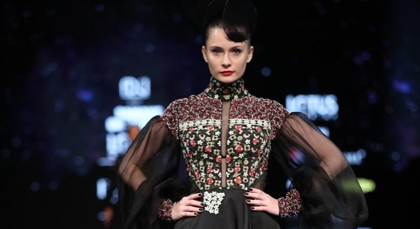 A model showcases the creations of fashion designer Samant Chauhan on the first day of Lotus Make-up India Fashion Week, in New Delhi on Oct 9, 2019. (Photo: IANS)