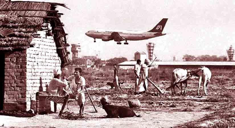 Raghu Rai, Tilling land,Palam airport,1970, Highres