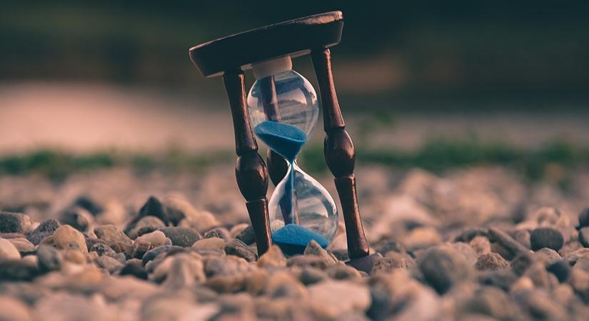 Under time pressure to answer, people generally lie to you