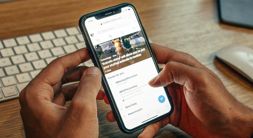 Millennials typing faster on smartphones than parents