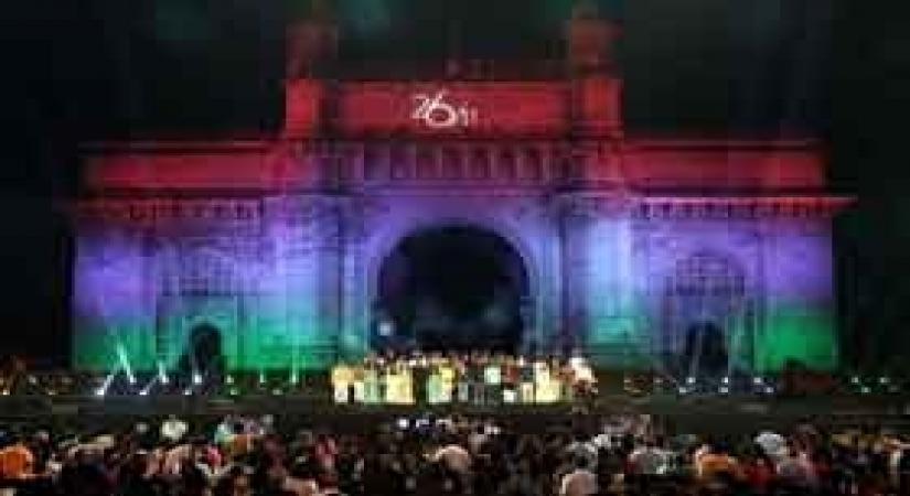 On the 11th anniversary of 26/11 attacks, Bollywood legend Amitabh Bachchan paid tribute to the martyrs and victims of the heinous terror strike by reciting a special poem.