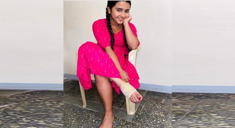 Actress Roshni Walia got injured while shooting for a dance sequence on the sets of her Television show "Tara from Satara".