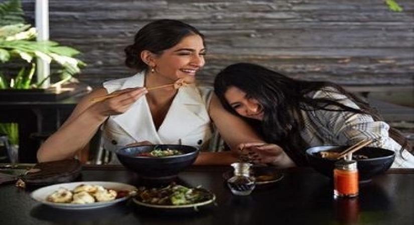 Sisters Sonam Kapoor Ahuja and Rhea Kapoor are currently vacationing in Los Angeles, and it seems they are having a lot of fun together. Sonam even took to Instagram to share a few pictures, showing how she is spending her holidays in LA.