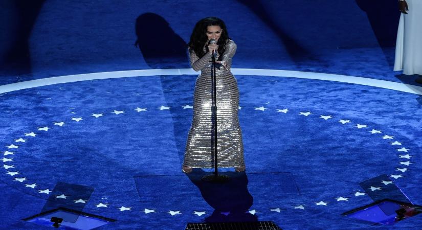 PHILADELPHIA, July 29, 2016 (Xinhua) -- Singer Katy Perry performs on the last day of the 2016 Democratic National Convention in Philadelphia, Pennsylvania, the United States, July 28, 2016. (Xinhua/Li Muzi/IANS)